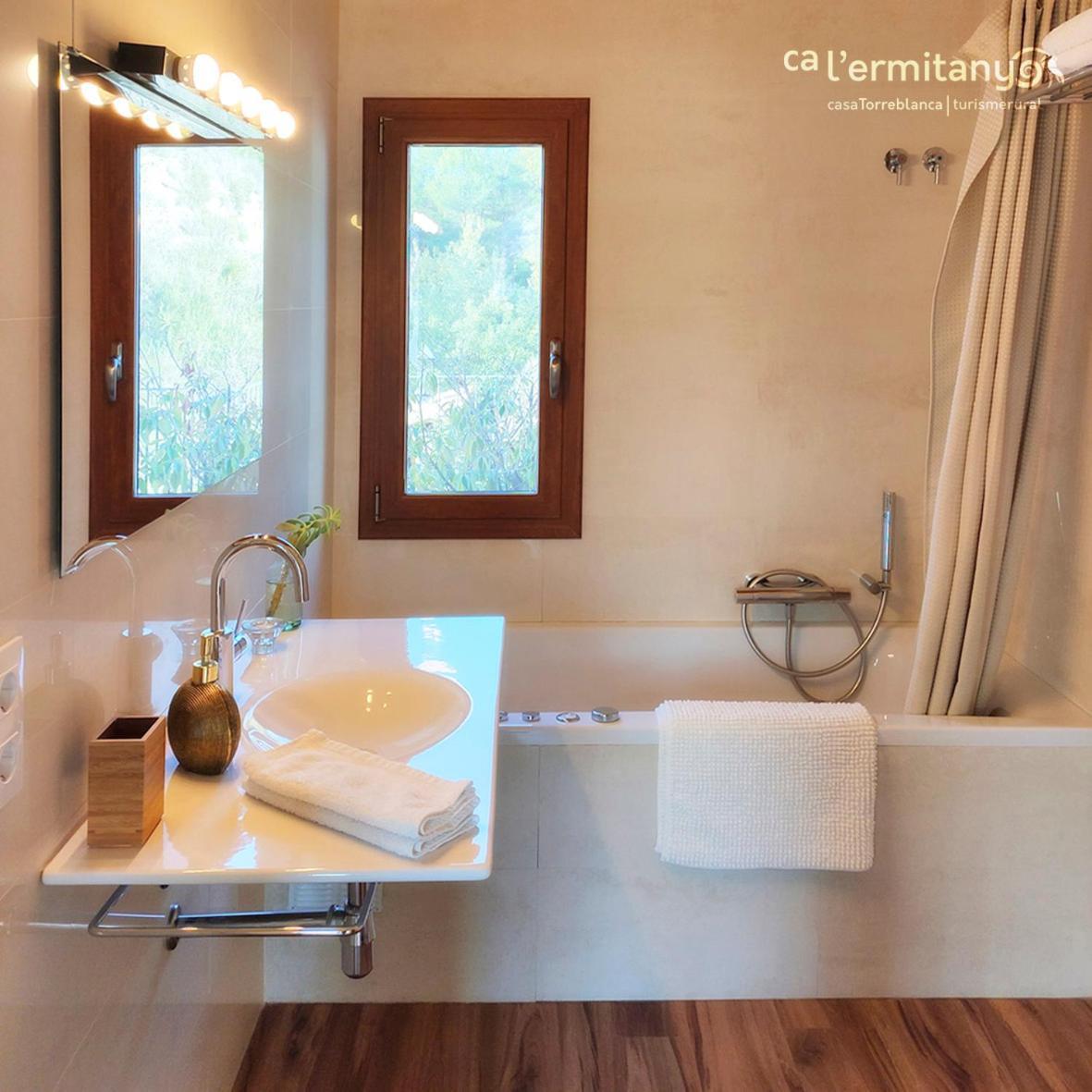 Ca L' Ermitanyo- Casa Torre Blanca Guest House Suria Eksteriør bilde